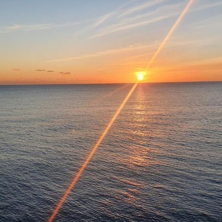 Skylark Apartment Peacehaven Esterno foto